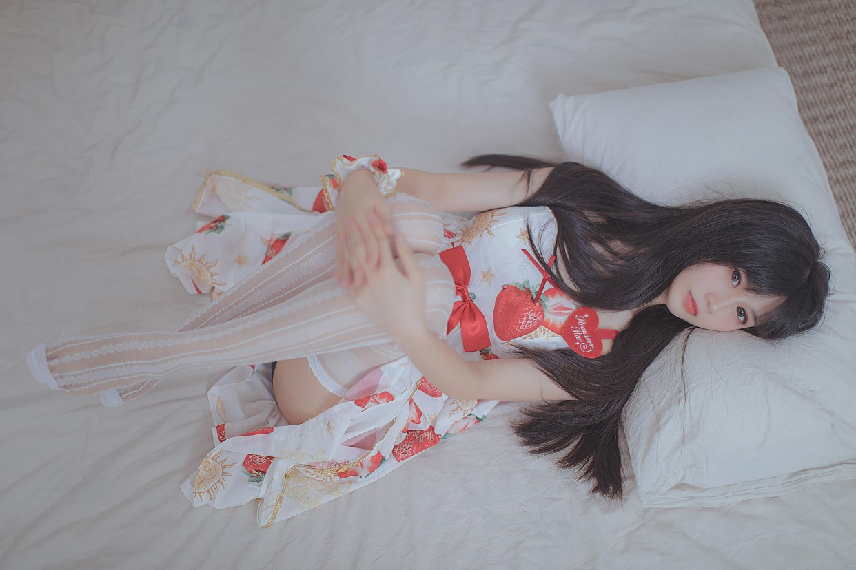 草莓小裙子