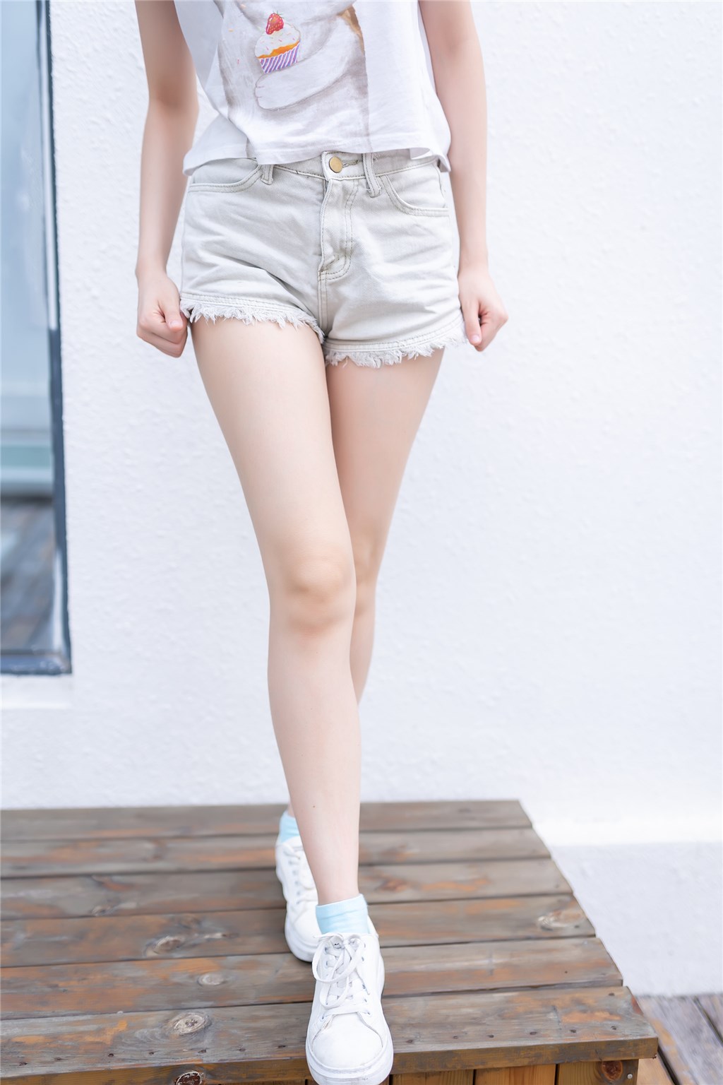 果腿少女