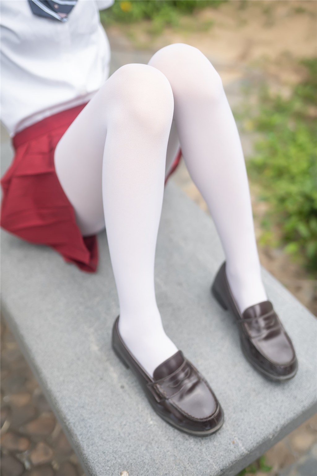 萝莉的红裙
