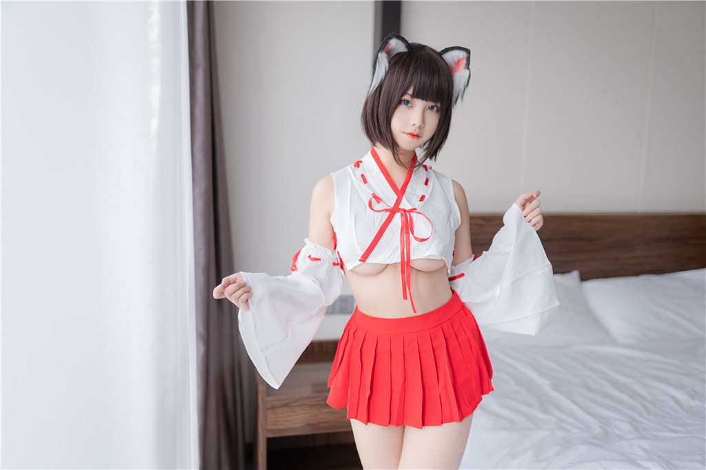 红色巫女服