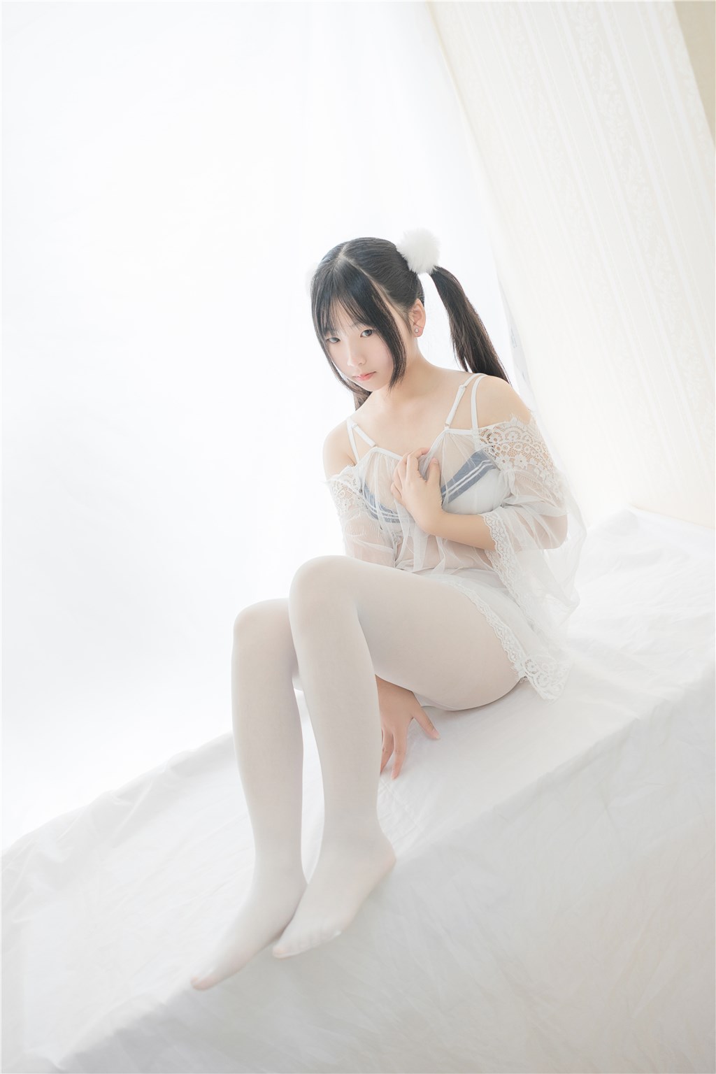 单眼皮的小妹妹
