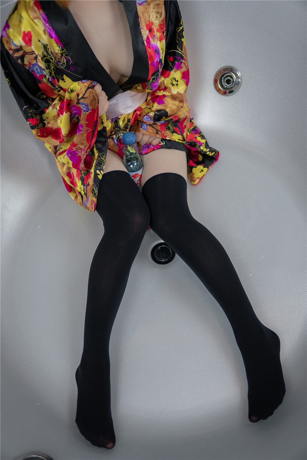 浴缸里的和服