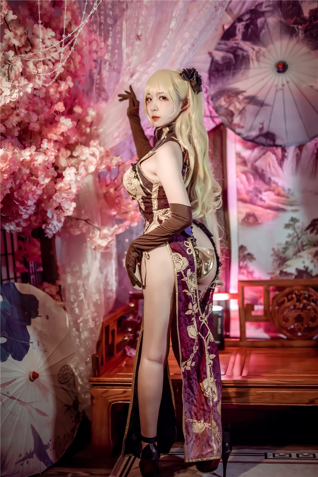 旗袍金莲和李瓶儿