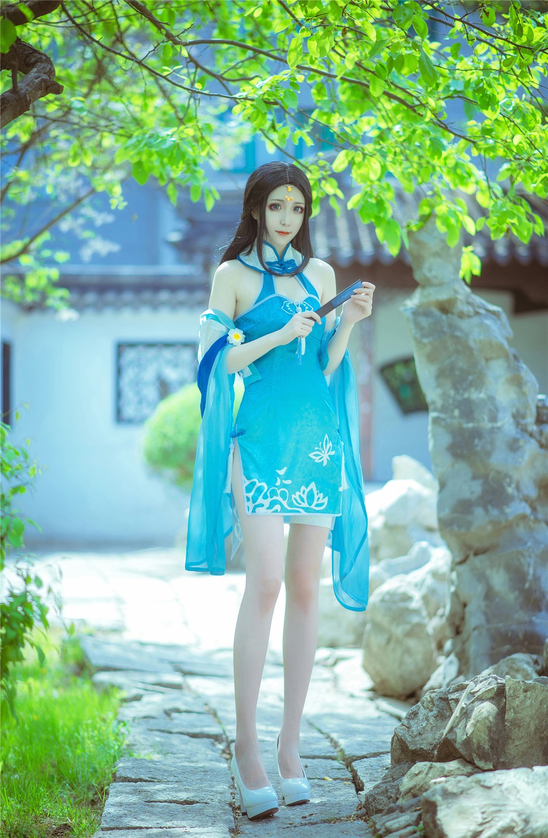 超棒的大长腿cos