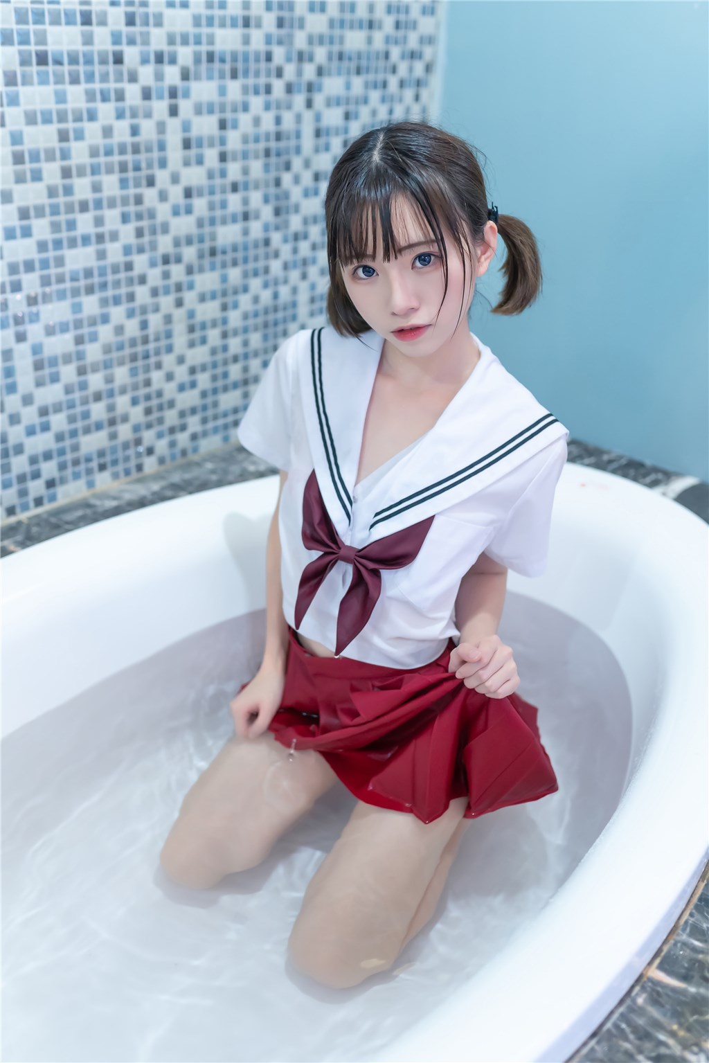浴缸里的JK