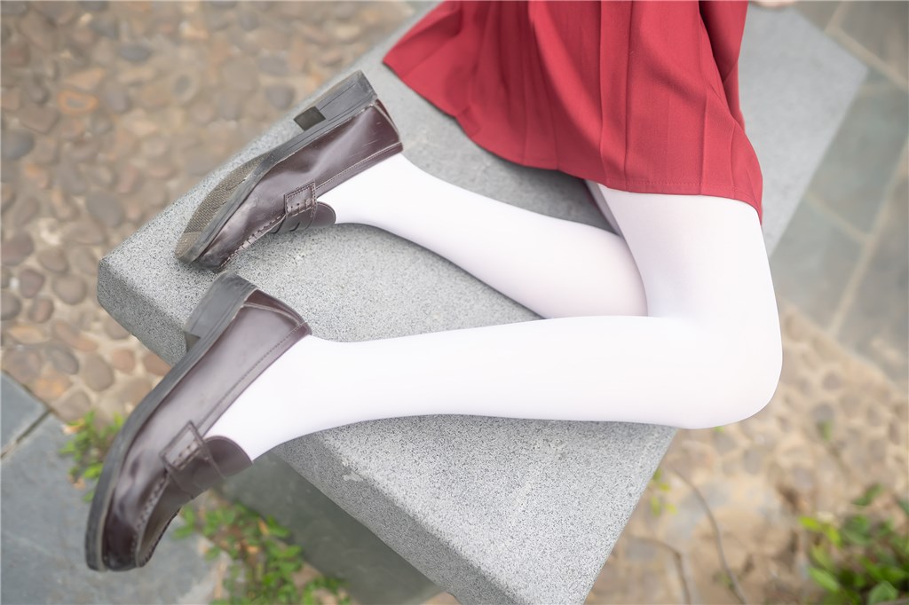 萝莉的红裙