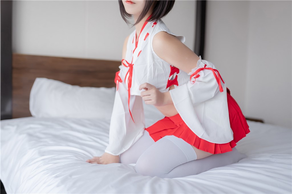 红色巫女服