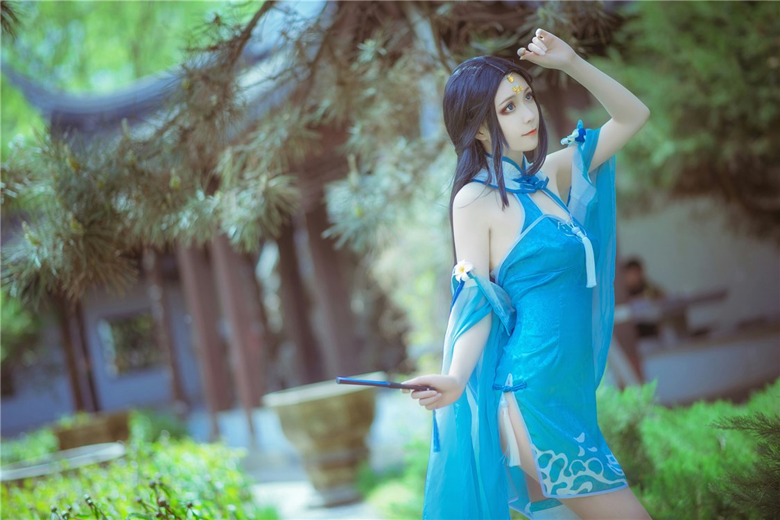 超棒的大长腿cos