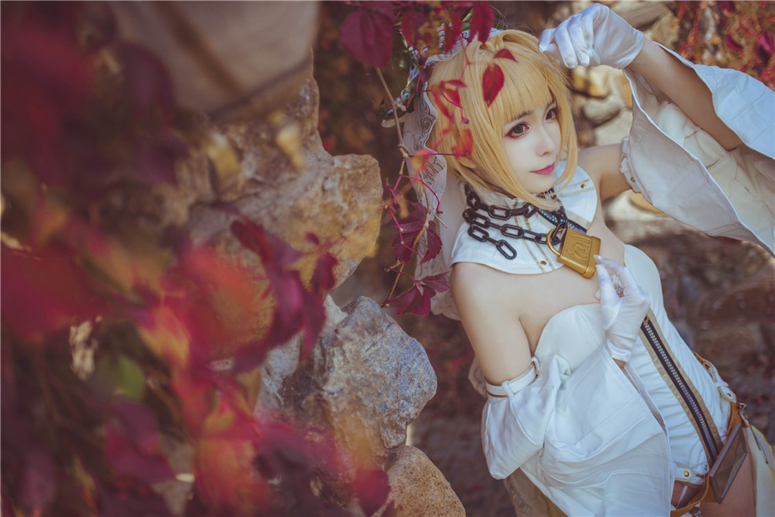 超棒的大长腿cos