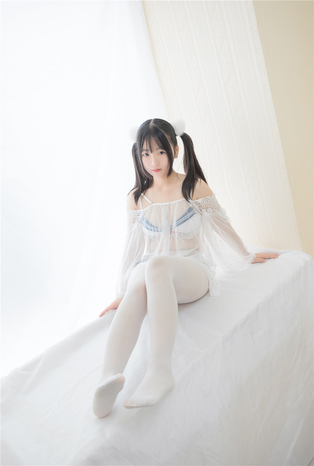 单眼皮的小妹妹