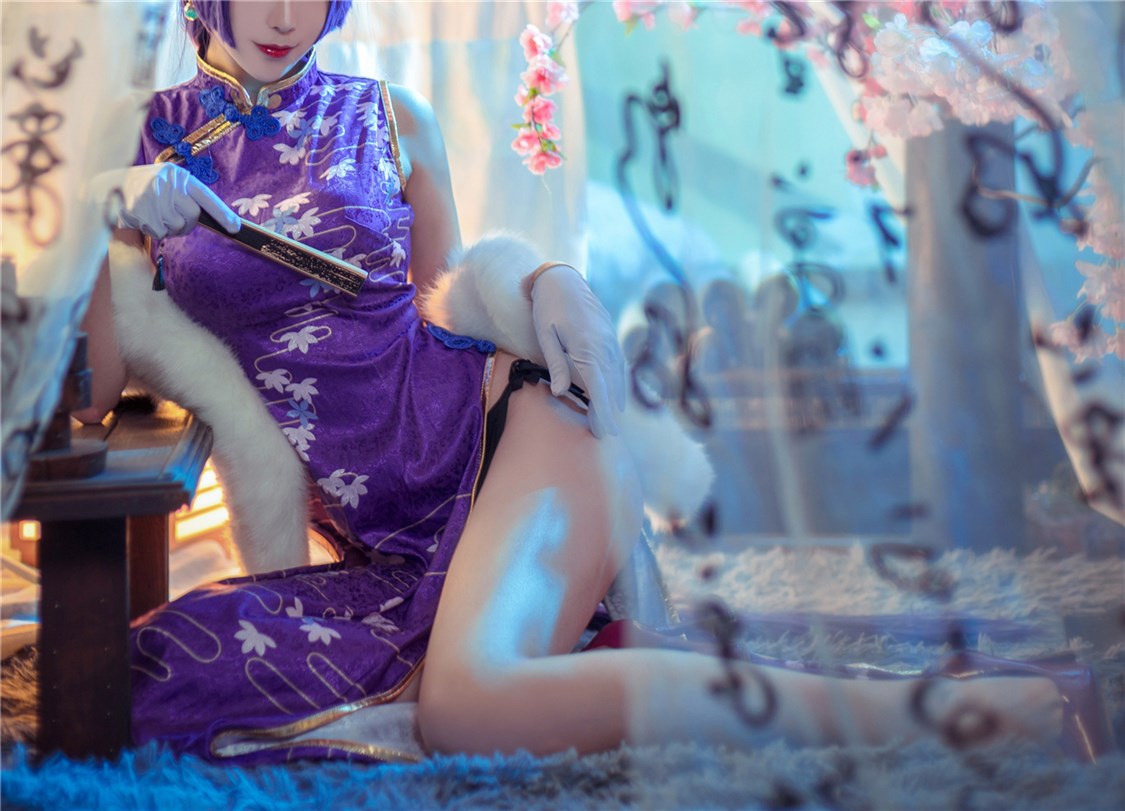 超棒的大长腿cos