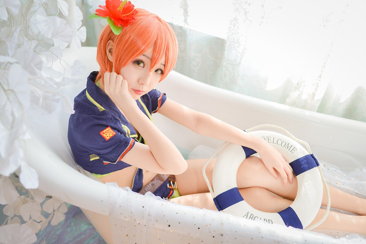 浴缸里的萝莉喵