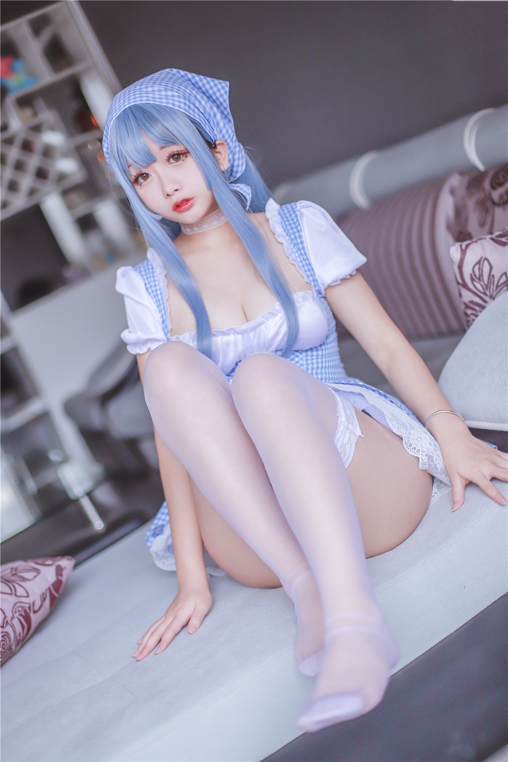 蓝色女仆姐姐