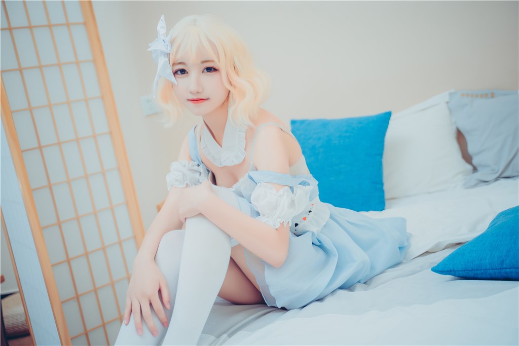 蓝色女仆