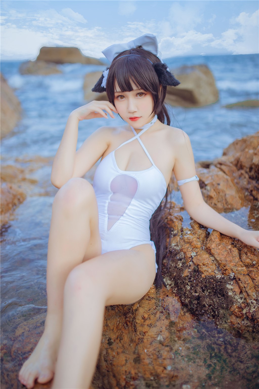 獒犬海边泳装