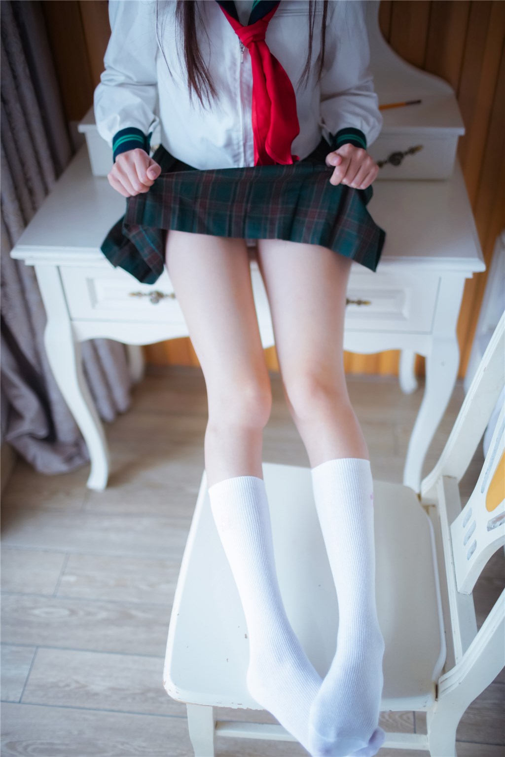 黑丝与白袜