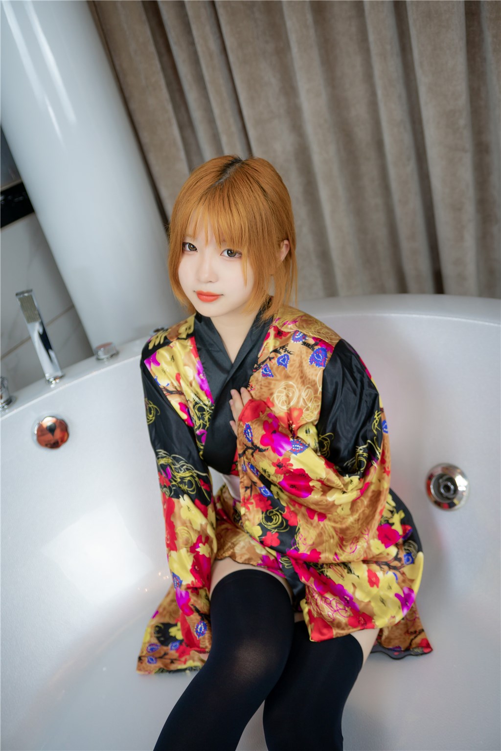 浴缸里的和服
