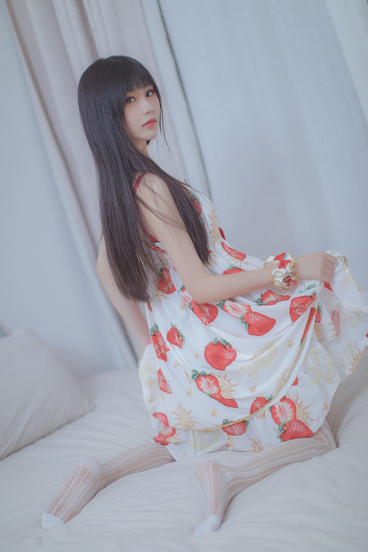 草莓小裙子
