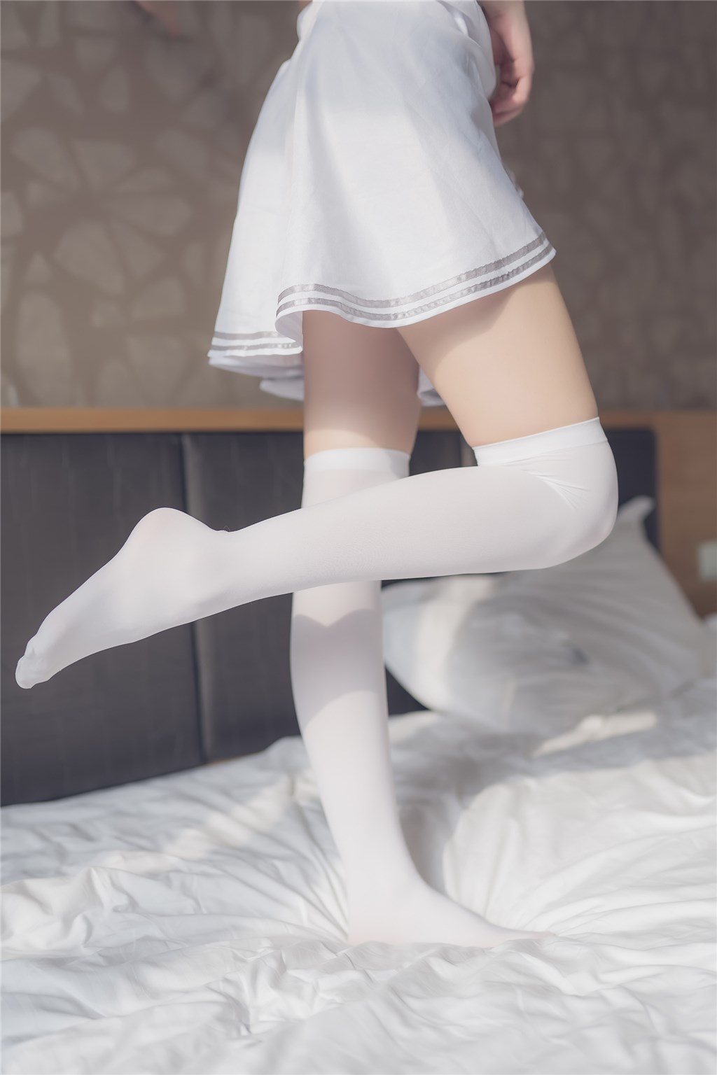 阳光和白裙