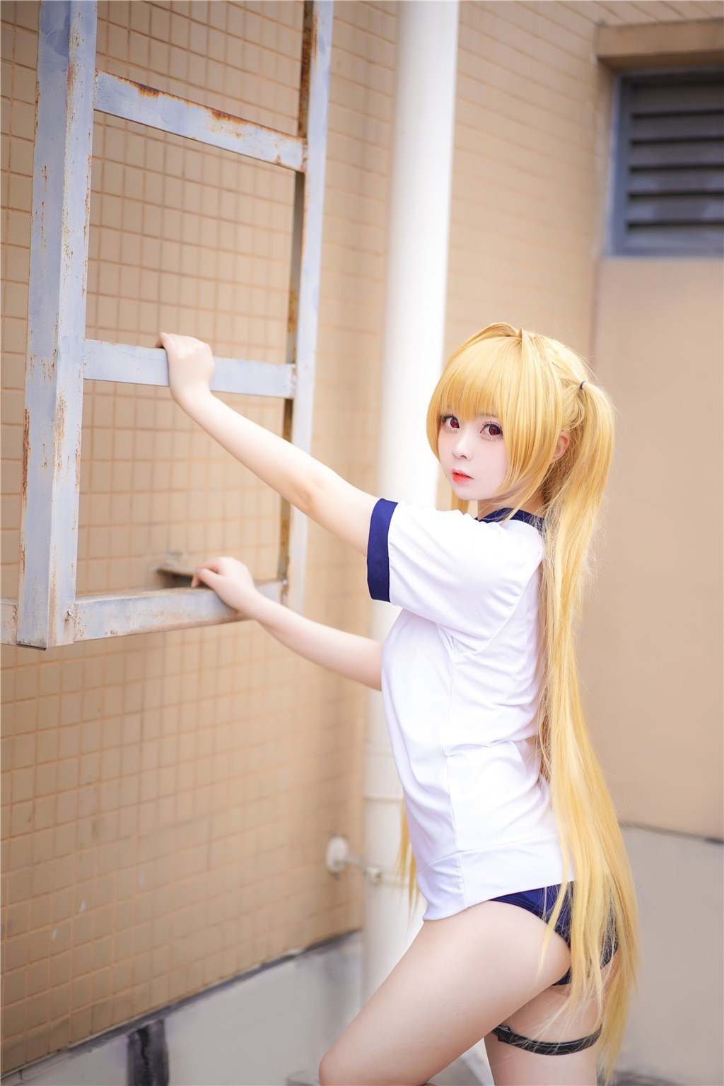 小暗体操服