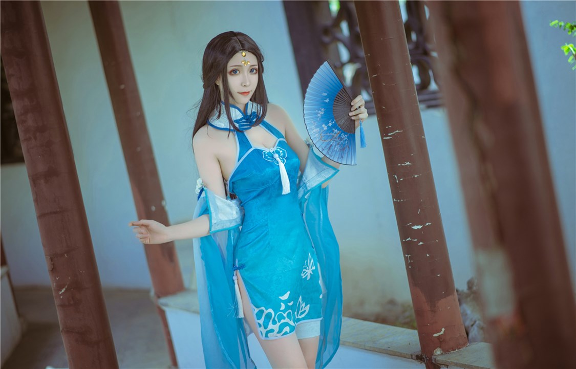 超棒的大长腿cos