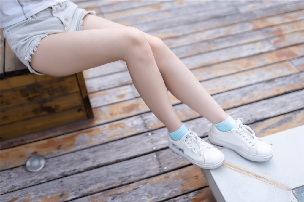 果腿少女