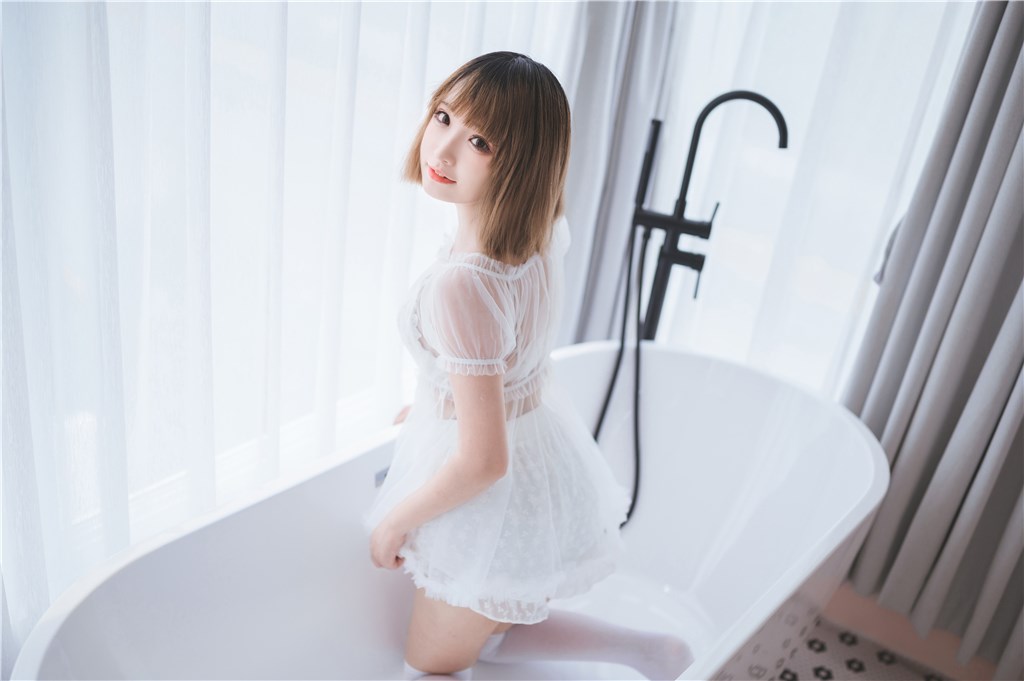 纯情白裙