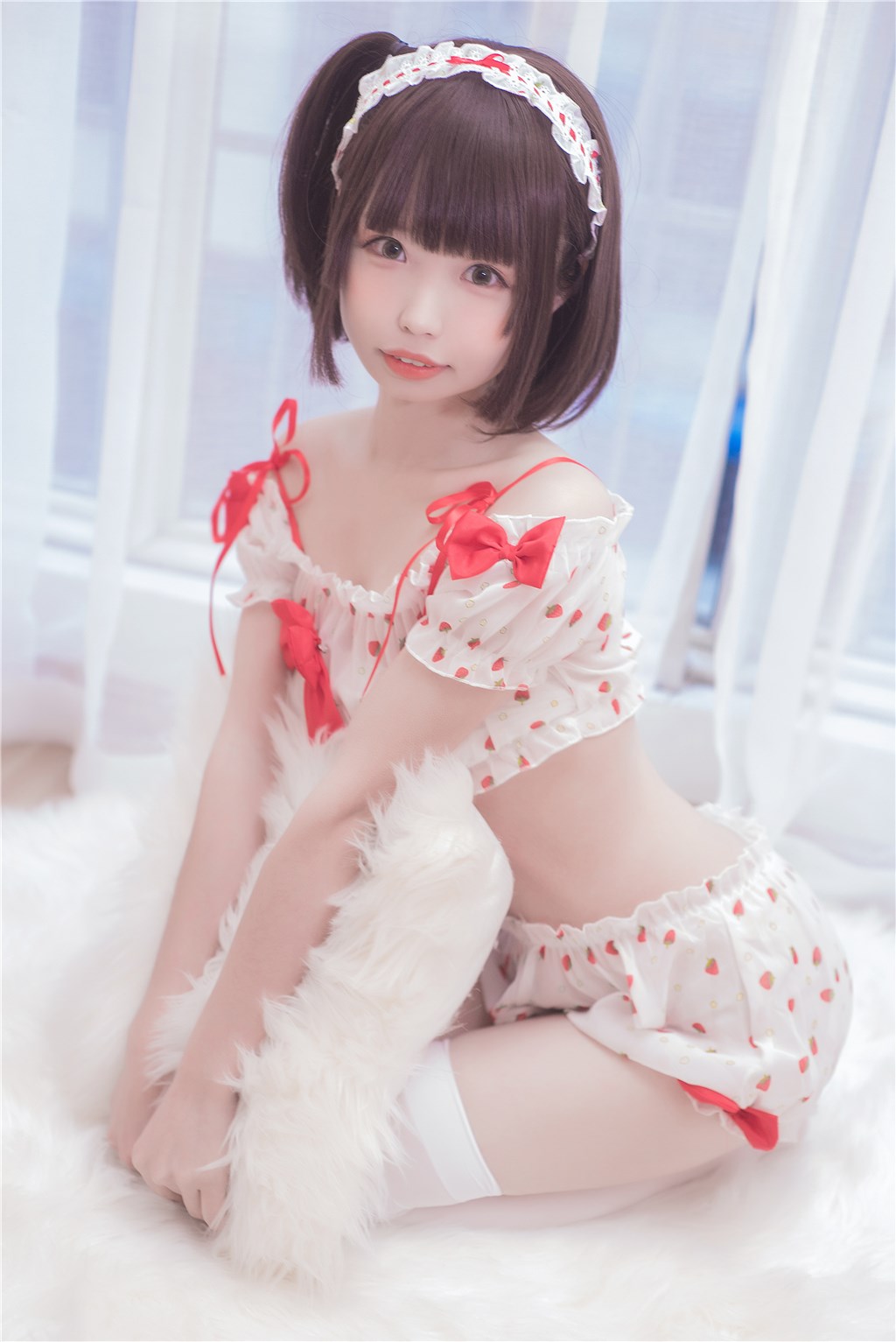 草莓与恶魔女孩