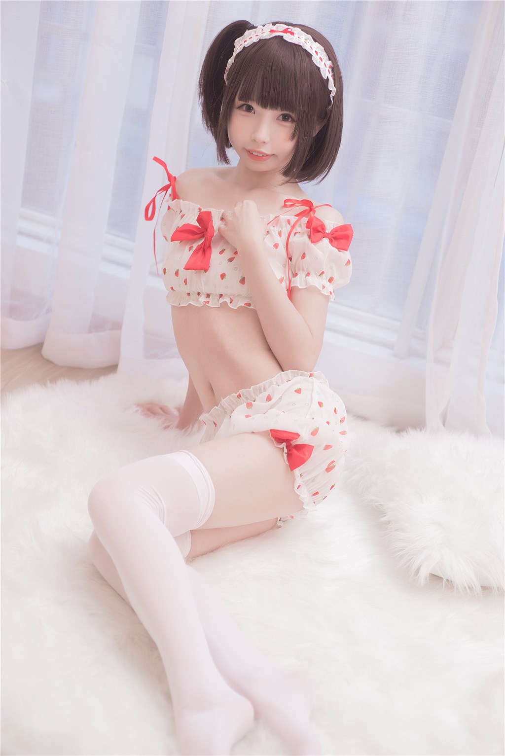 草莓与恶魔女孩