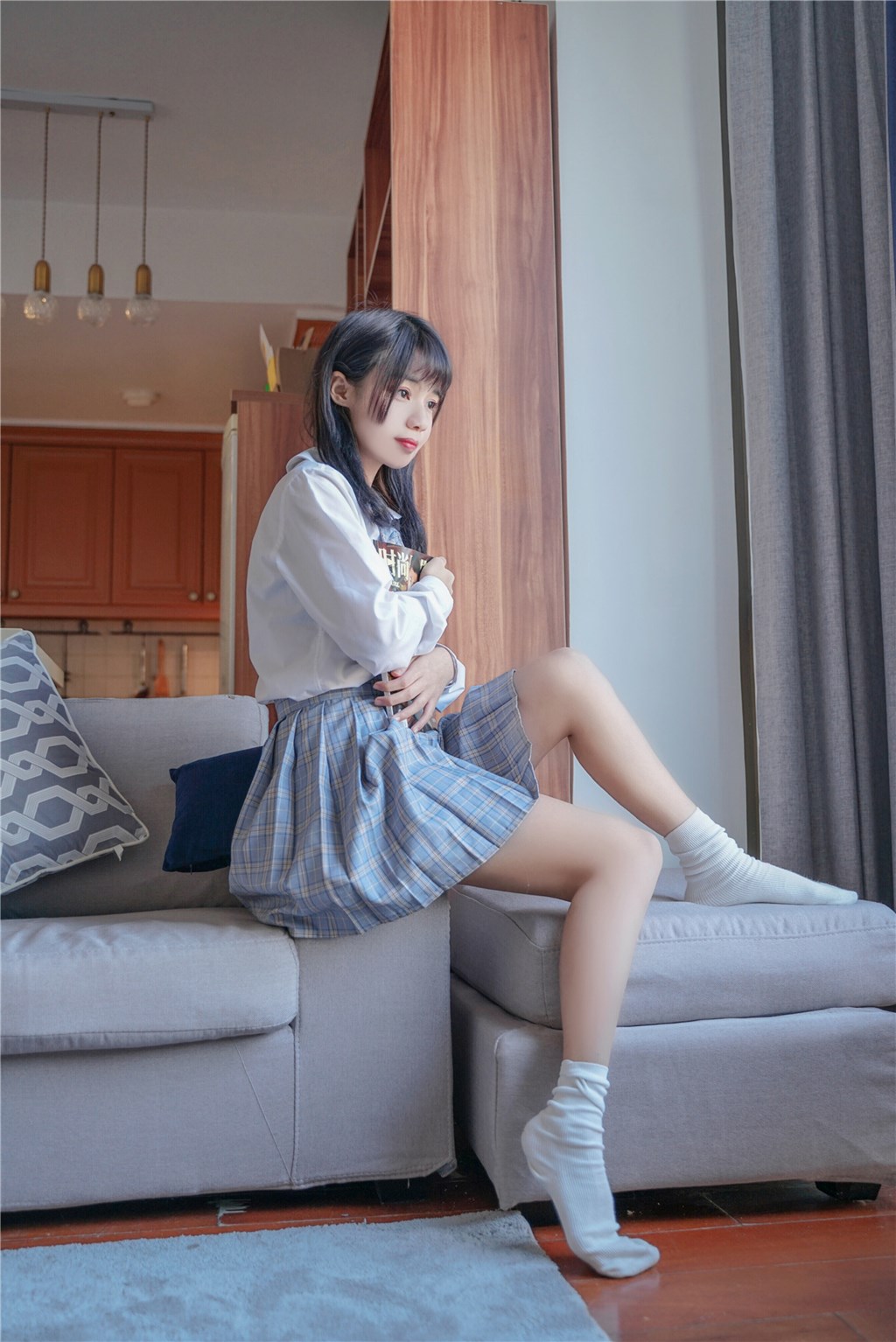 果腿制服裙