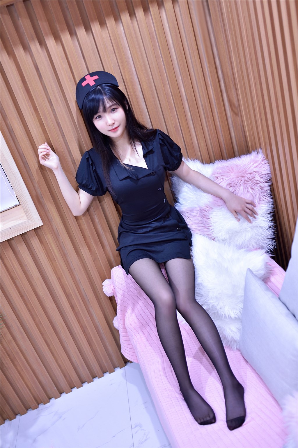 俏皮制服