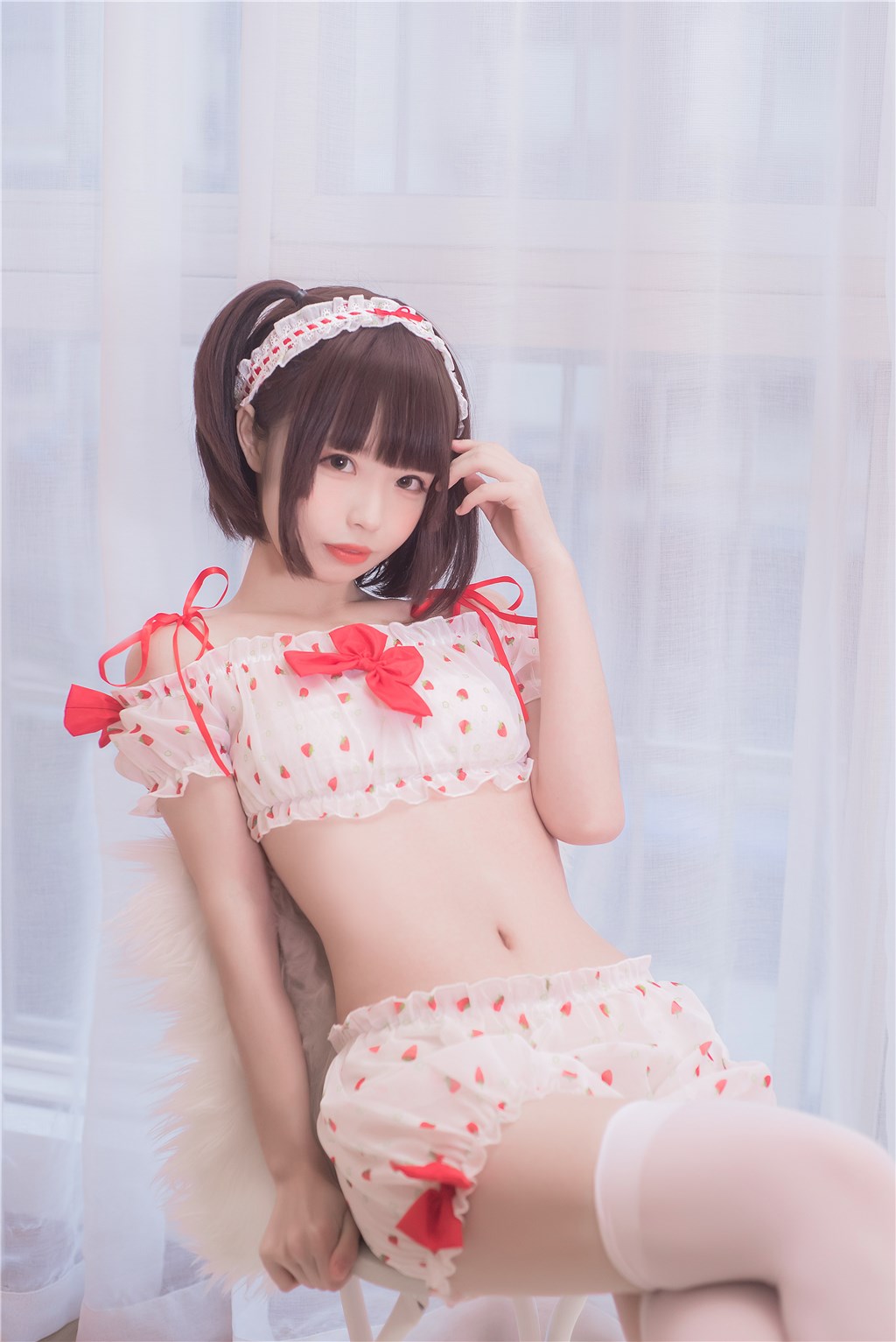 草莓与恶魔女孩