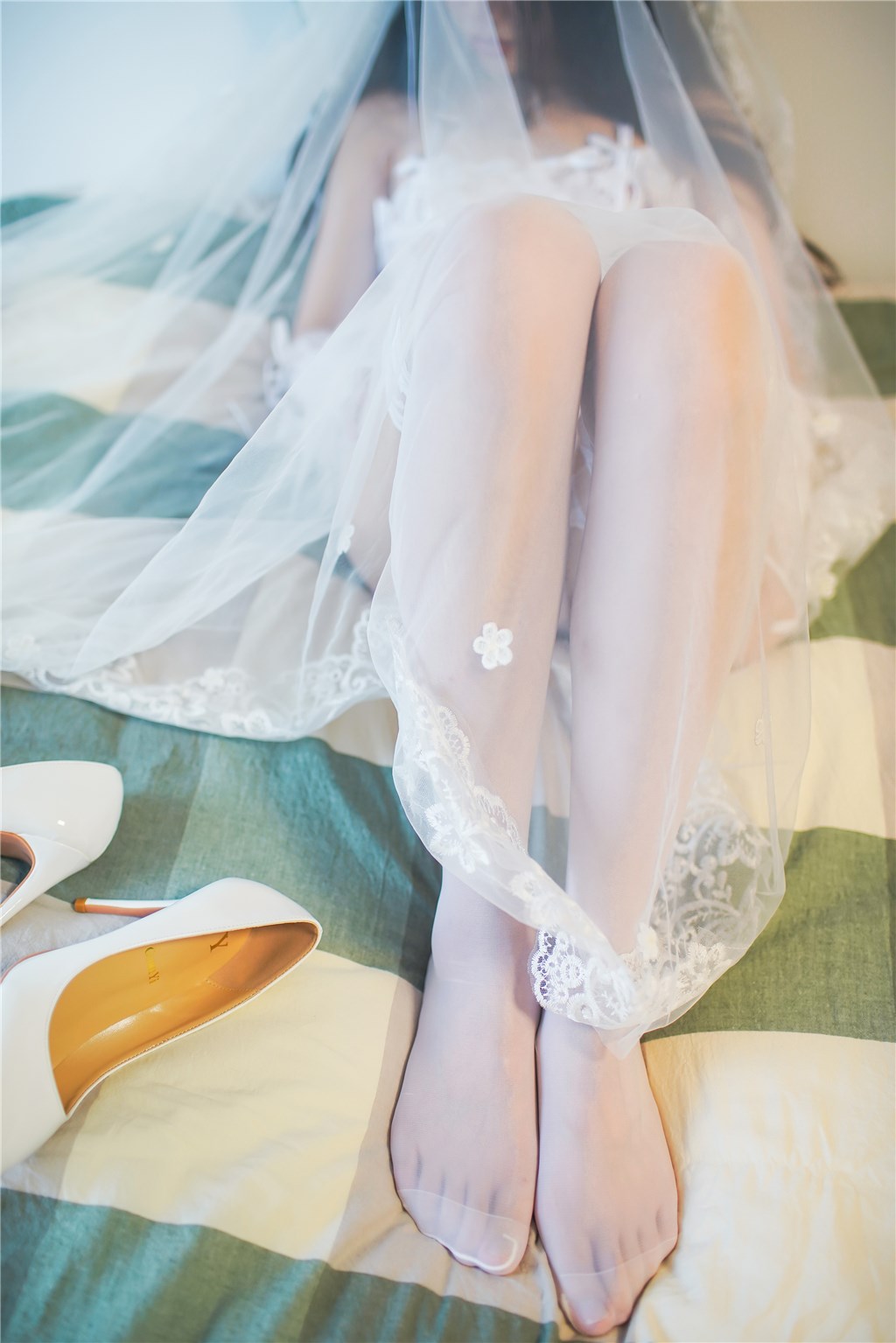 婚纱白丝