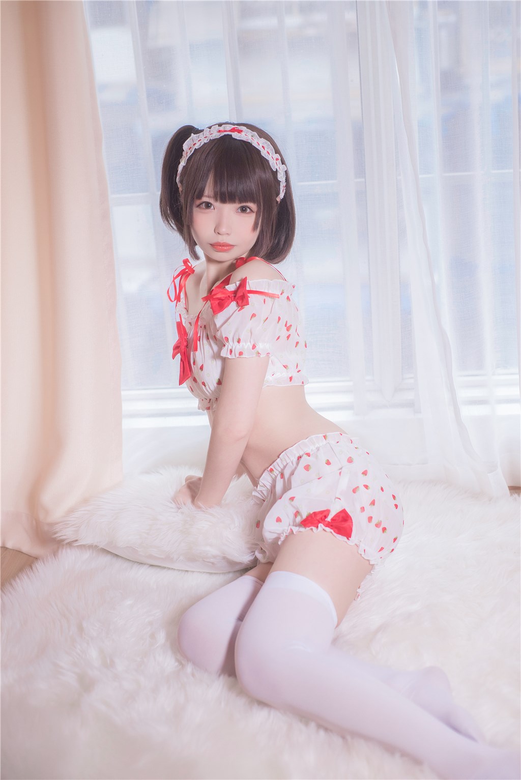 草莓与恶魔女孩