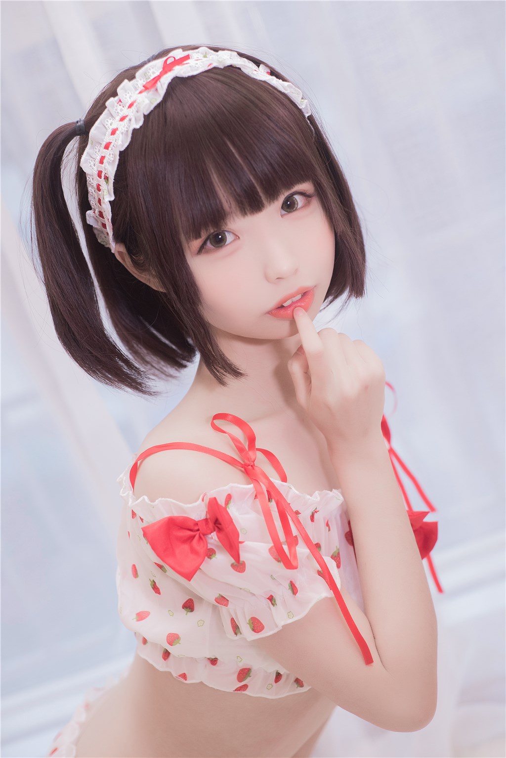 草莓与恶魔女孩