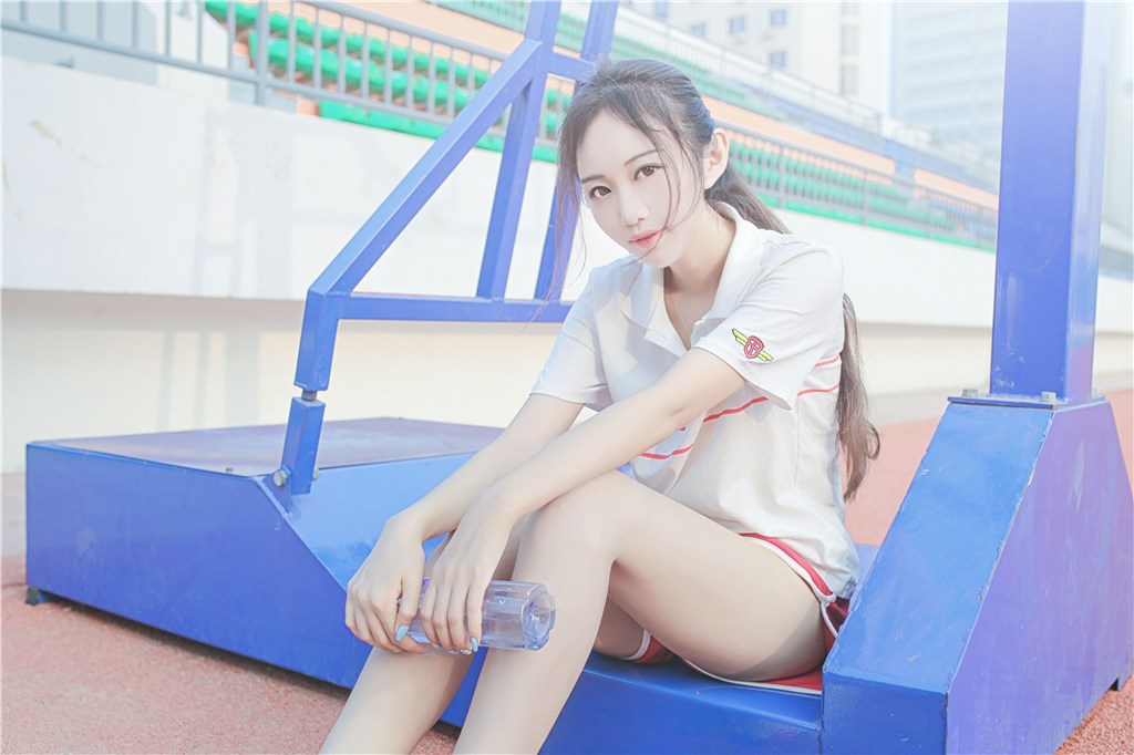 去操场上来一场偶遇吧