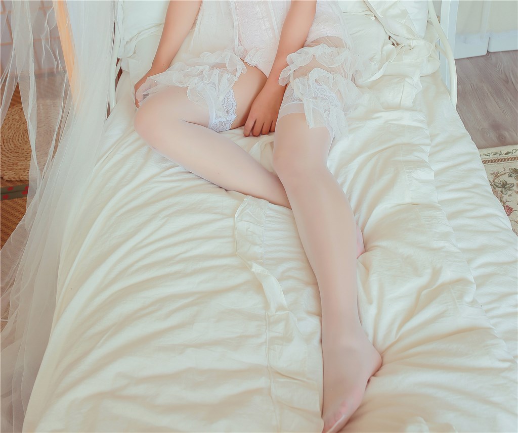 睡衣少女