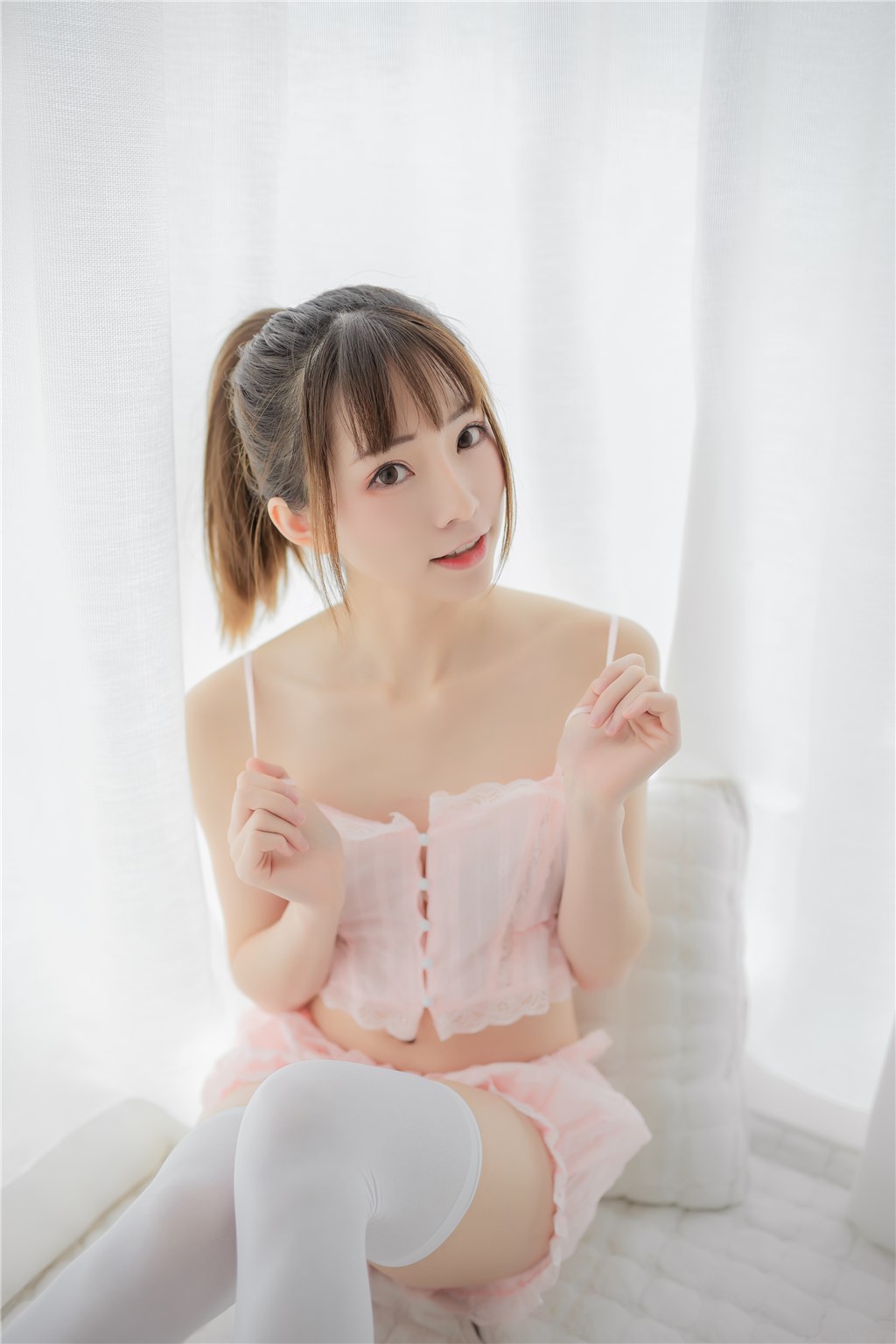 粉色单马尾