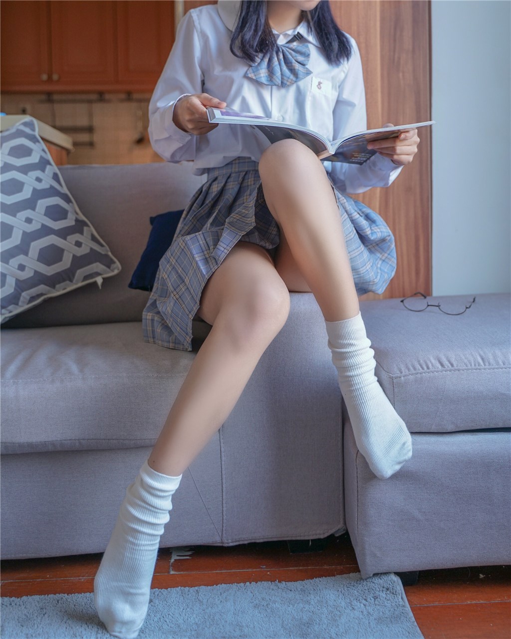 果腿制服裙