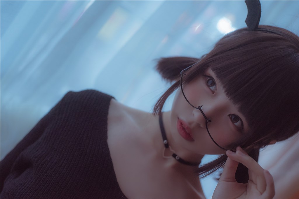 草莓与恶魔女孩