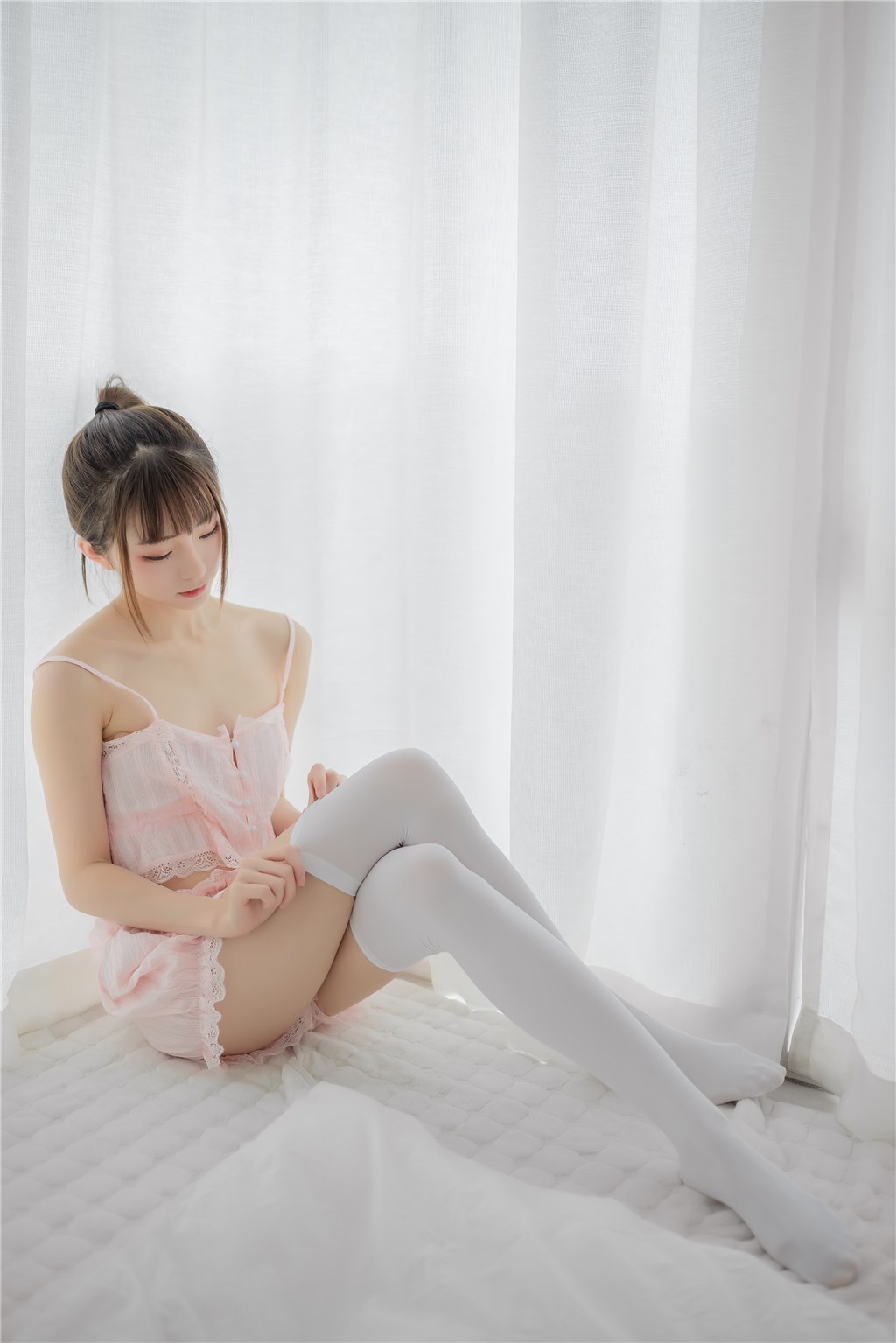 粉色单马尾