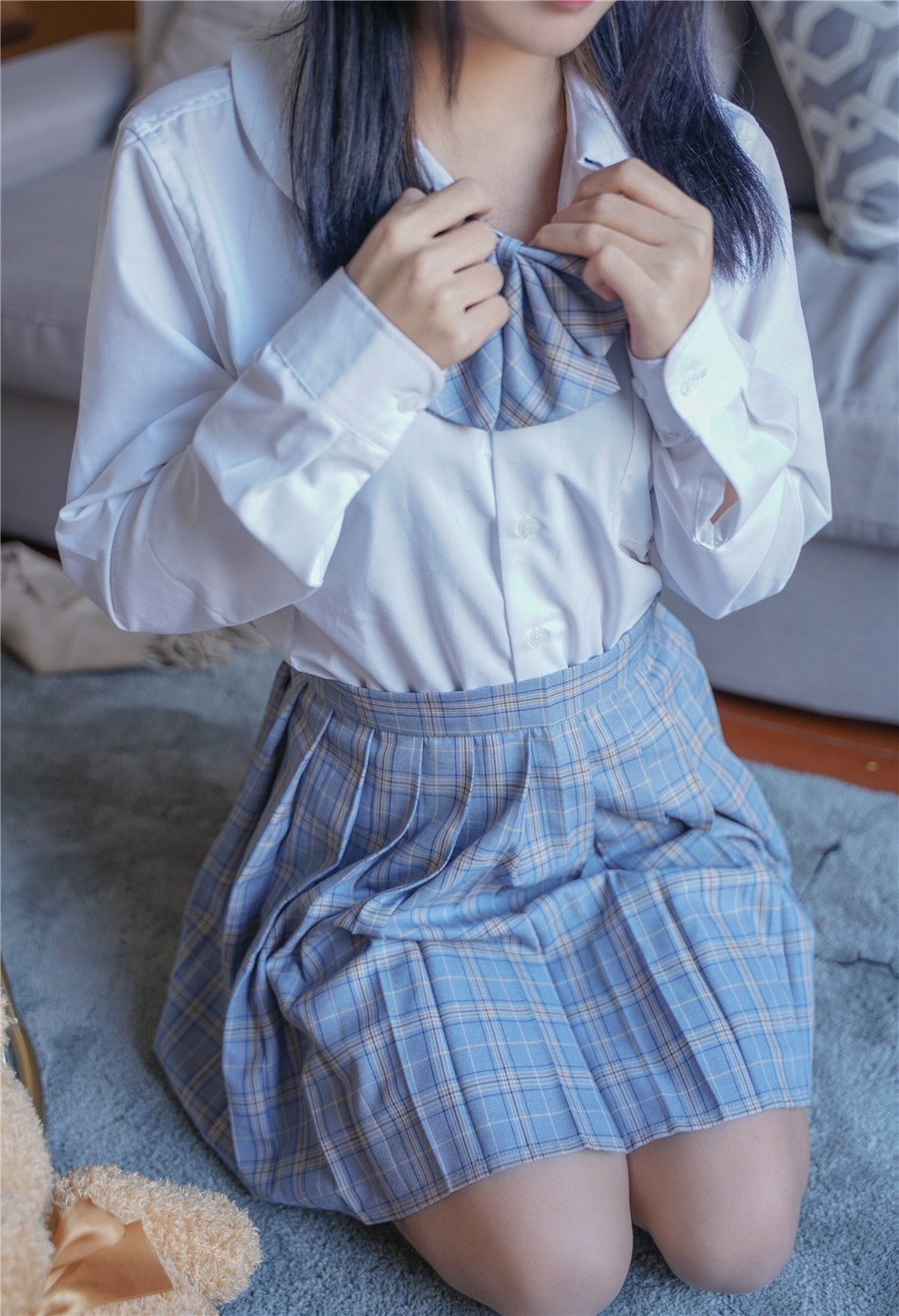 果腿制服裙