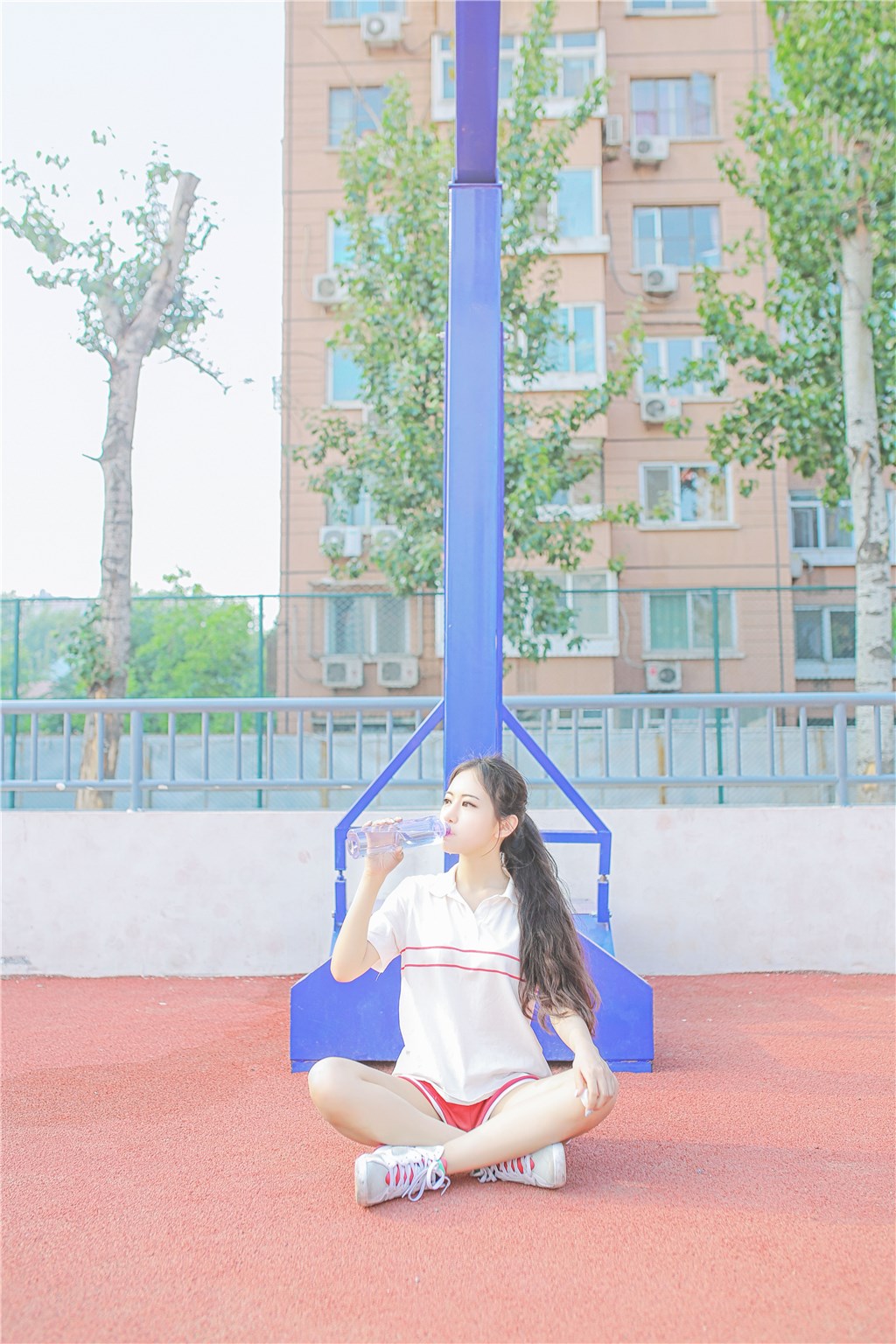 去操场上来一场偶遇吧