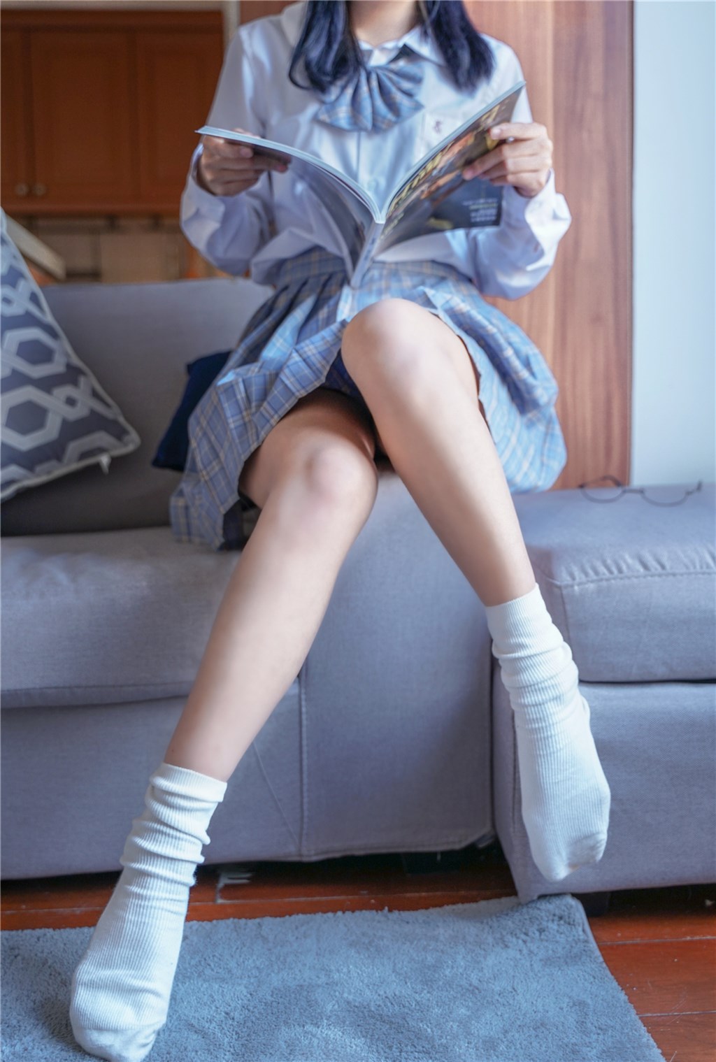 果腿制服裙