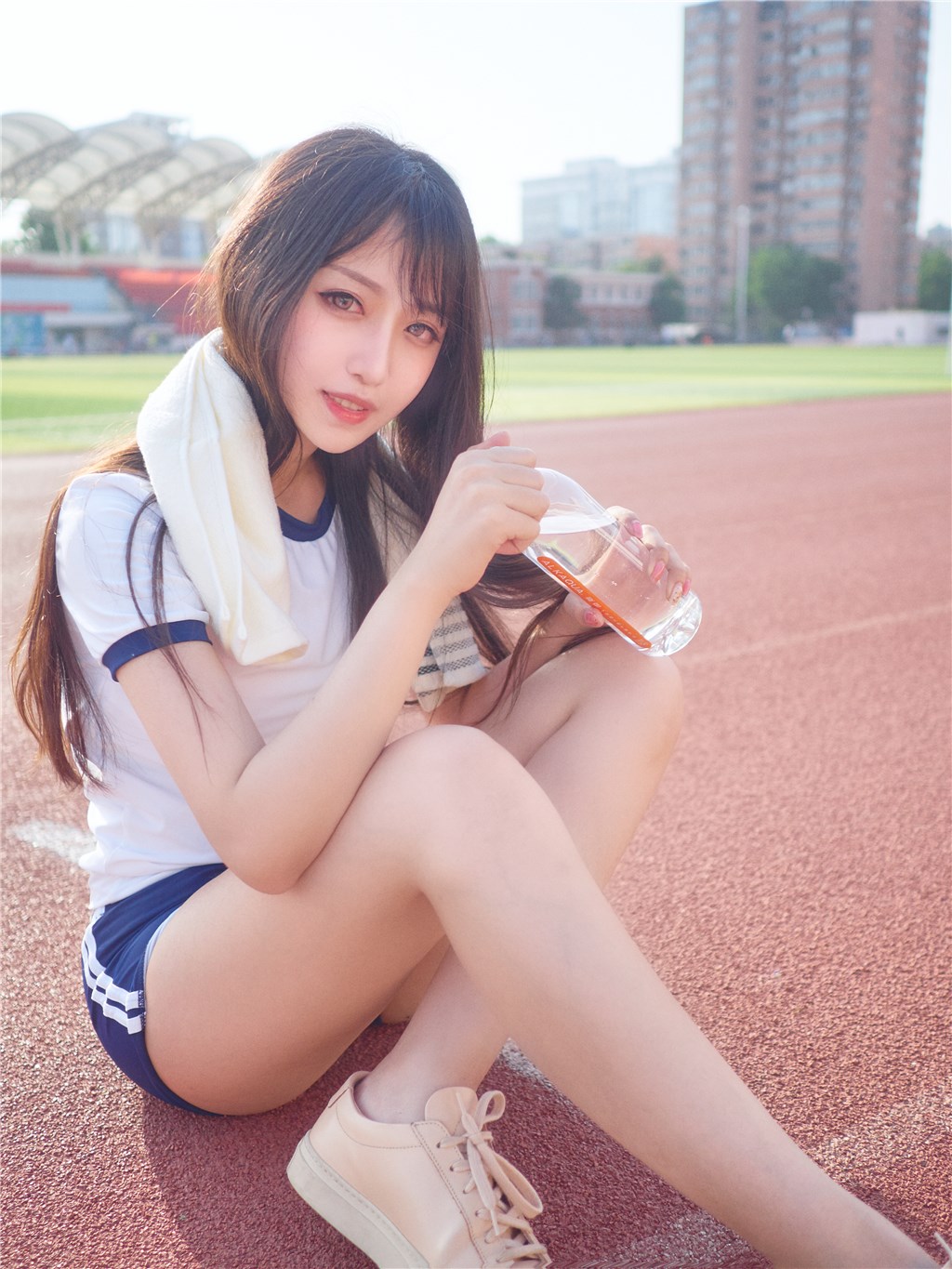 去操场上来一场偶遇吧