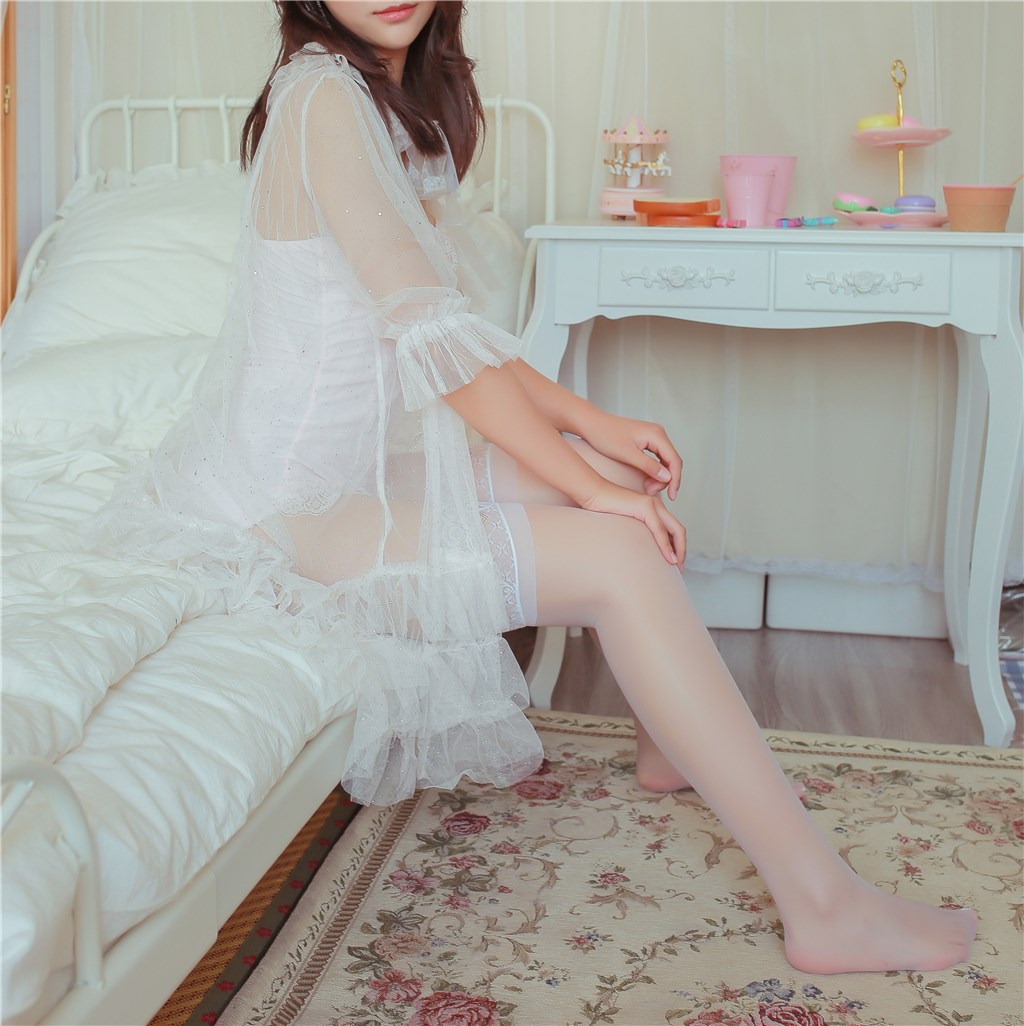 睡衣少女