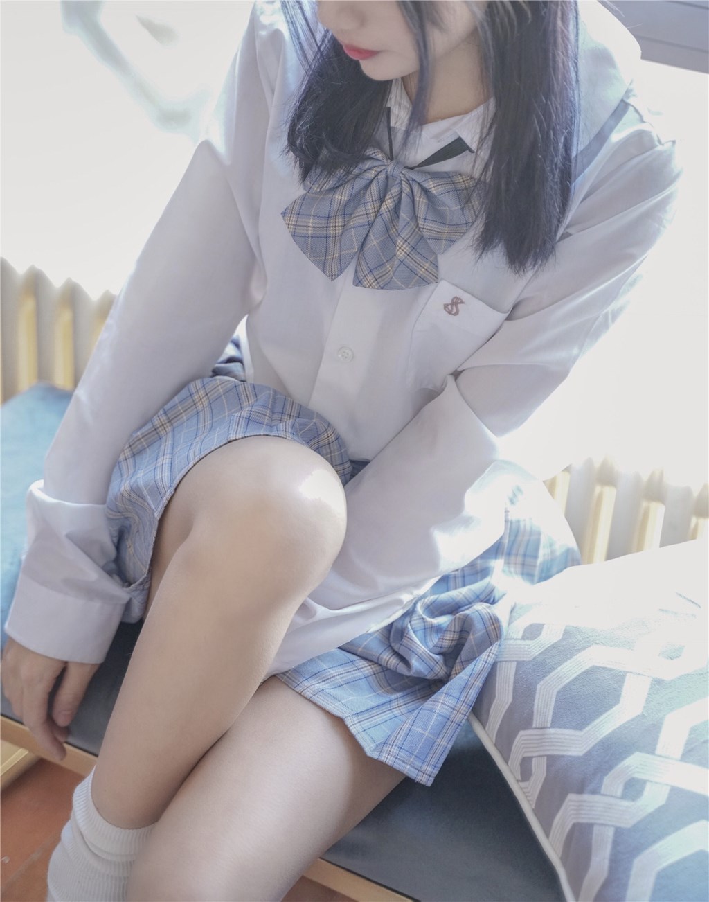 果腿制服裙