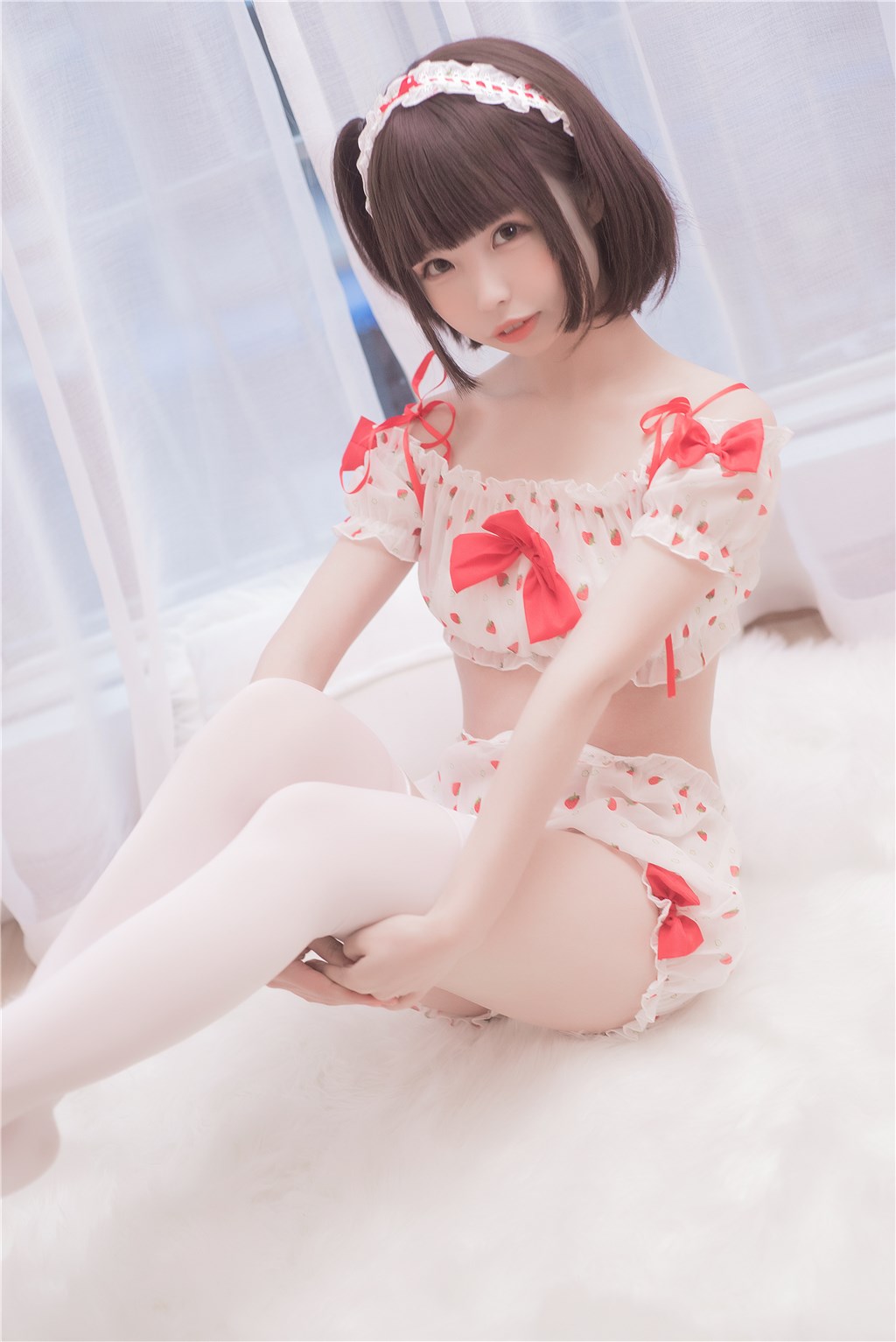 草莓与恶魔女孩