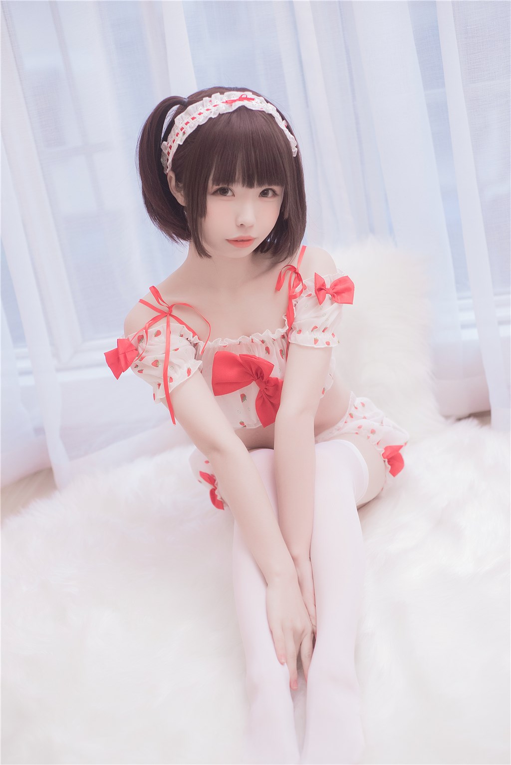 草莓与恶魔女孩