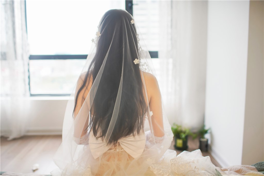 婚纱白丝